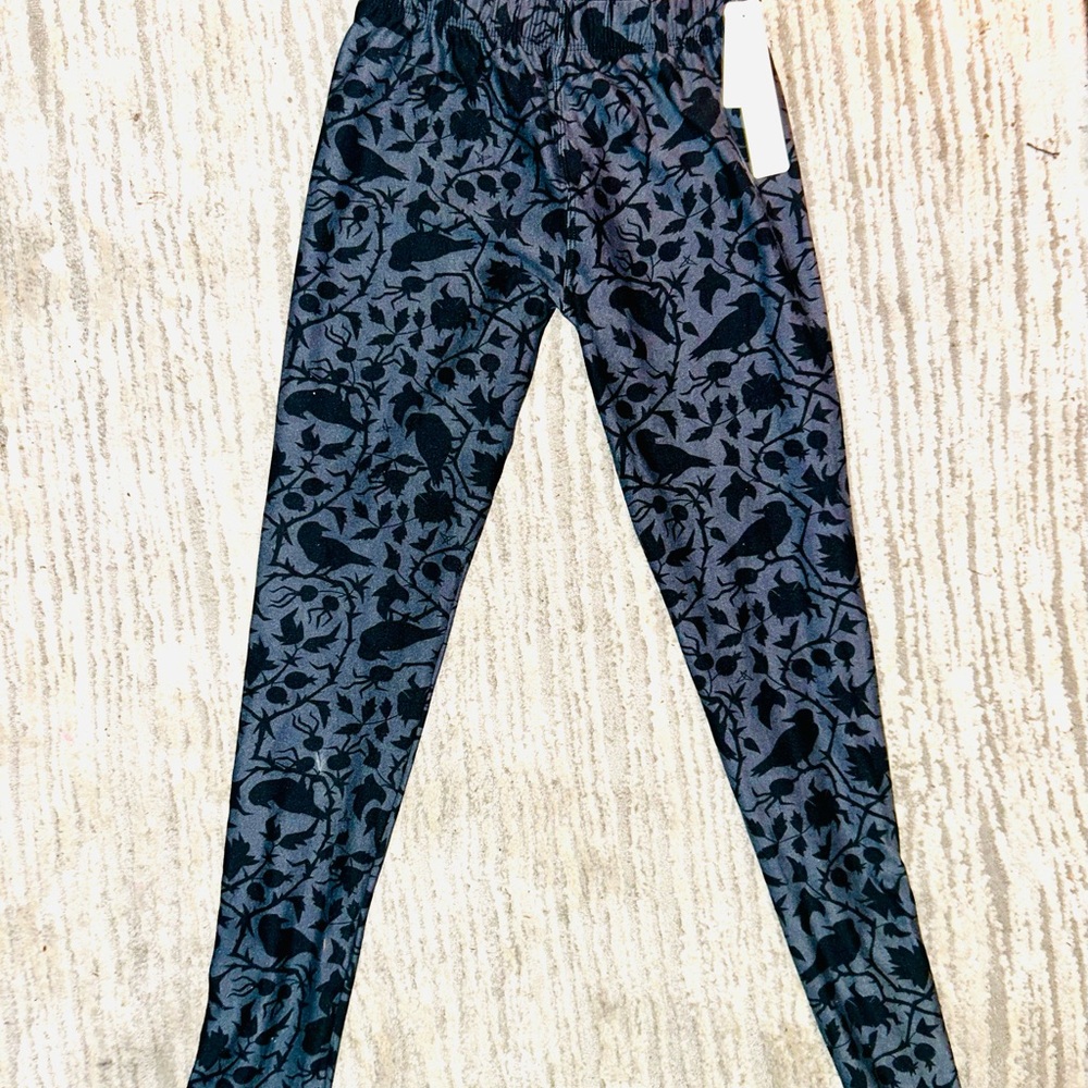 Grey Leggings w/Bird Design